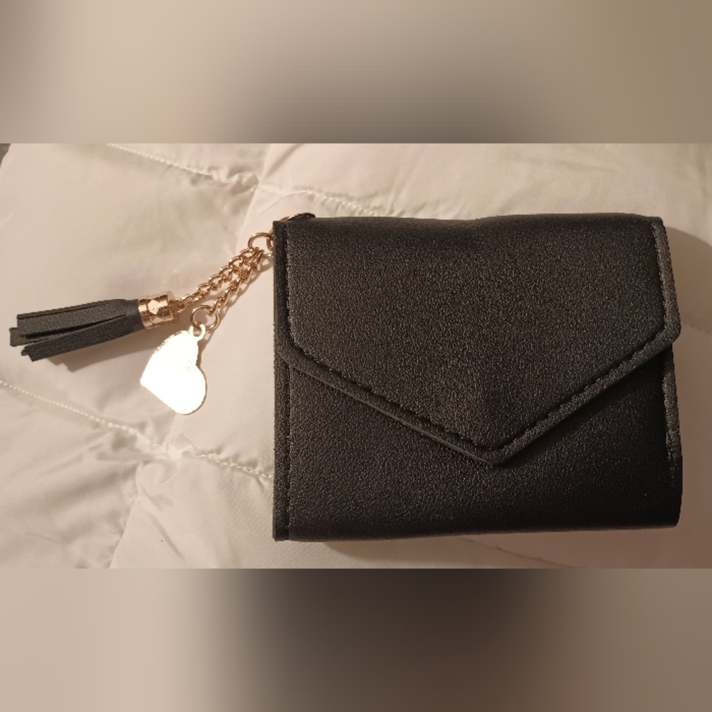 🎈3 for $10🎈Black (neoprene?) Trifold Wallet NWOT